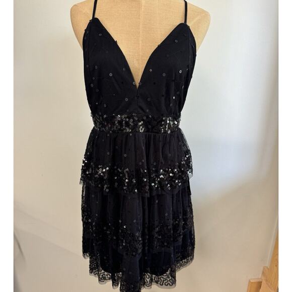 NWT LULUS Reflect Radiance Black Tulle Sequin Tiered Mini Dress L, Goth fairy - Picture 1 of 8